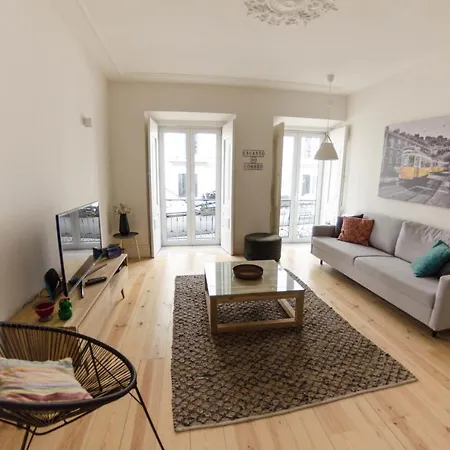 Altido Trendy 2br Apt In Sao Bento, Moments From Garden Sao Bento Lisboa