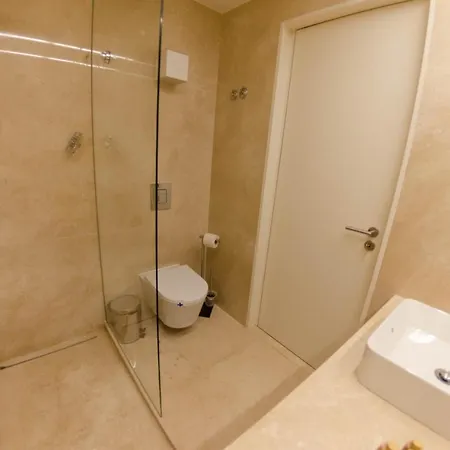 Altido Trendy 2br Apt In Sao Bento, Moments From Garden Sao Bento アパート リスボン